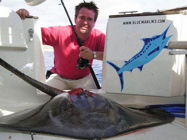 31/10 common stingray Cavalier & Blue Marlin Sport Fishing Gran Canaria