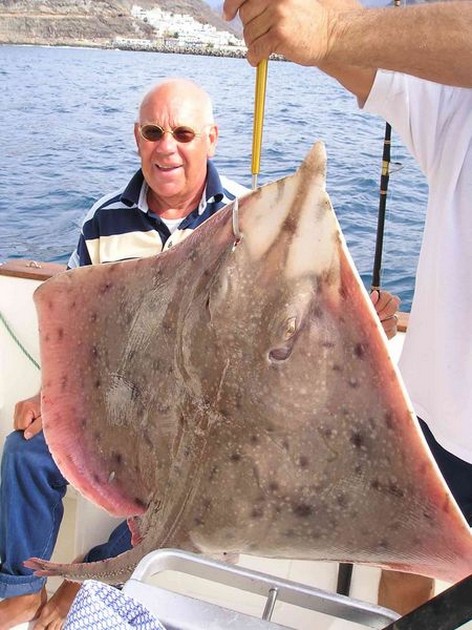 01/02 blonde ray Cavalier & Blue Marlin Sport Fishing Gran Canaria