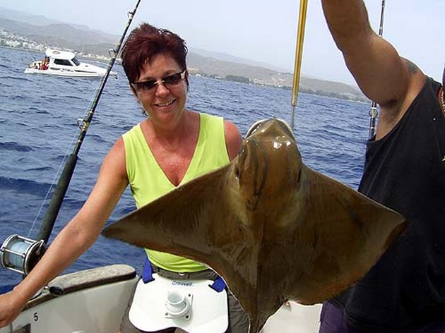27/06 eagle ray Cavalier & Blue Marlin Sport Fishing Gran Canaria