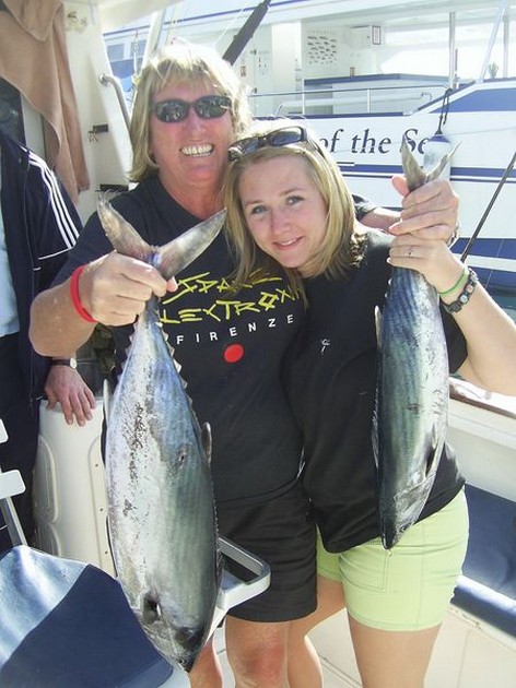happy ladies Cavalier & Blue Marlin Sport Fishing Gran Canaria
