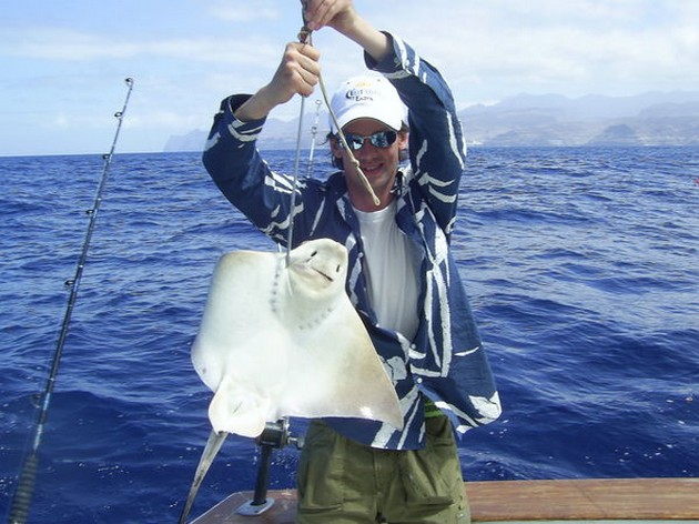 Con la captura de dos tiburones ángel más hoy, el - Cavalier & Blue Marlin Sport Fishing Gran Canaria