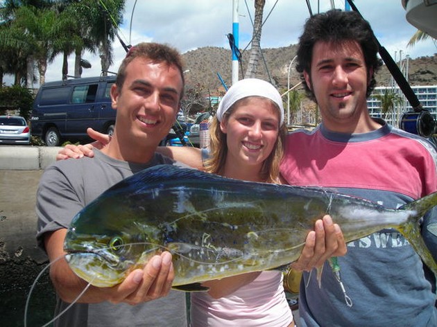 21/05 dorado Cavalier & Blue Marlin Sport Fishing Gran Canaria