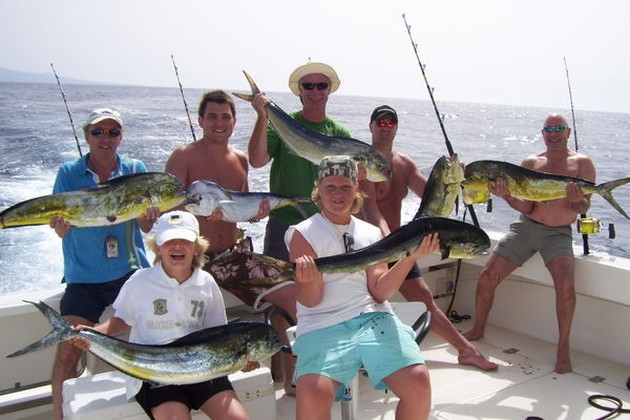 Puerto Rico - 15.45 uur3 BLAUWE MARLIJNEN & 7 DORADO`SHet - Cavalier & Blue Marlin Sport Fishing Gran Canaria