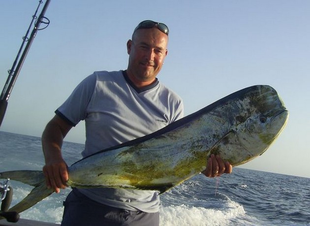 Puerto Rico - 21.45 en punto 3 MARLIN LEVANTÓ Tres veces - Cavalier & Blue Marlin Sport Fishing Gran Canaria