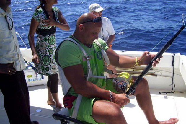 Puerto Rico - 20.30 uur180 KILO BLAUWE MARLIJN GEMERKT - Cavalier & Blue Marlin Sport Fishing Gran Canaria