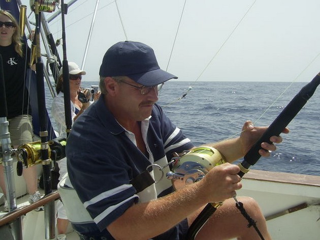 Puerto Rico - 18.30 uur1 CONTACT MET EEN BLAUWE MARLIJN Cavalier & Blue Marlin Sport Fishing Gran Canaria