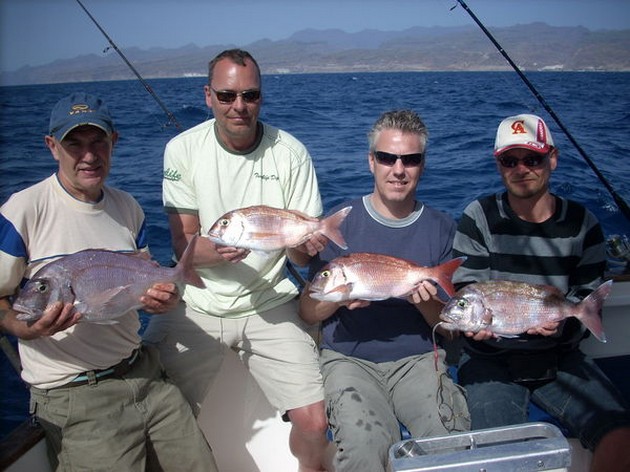 06/02 satisfied anglers Cavalier & Blue Marlin Sport Fishing Gran Canaria