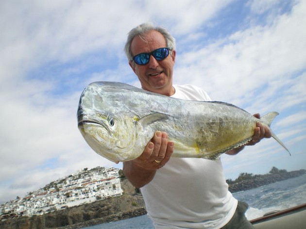 18 LB DORADO<br><br>He fished with a Lesath AX Shimano spinning - Cavalier & Blue Marlin Sport Fishing Gran Canaria