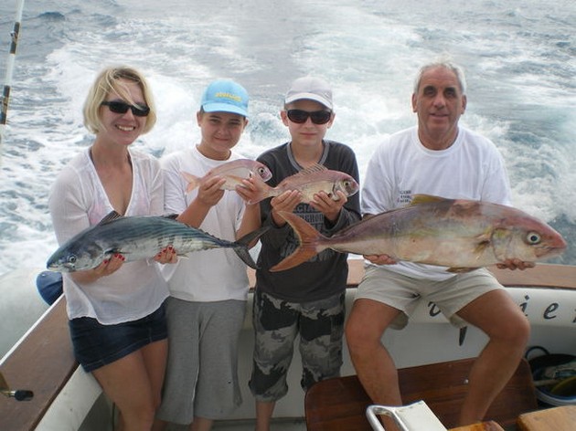 14/01 Satisfied Fishermen Cavalier & Blue Marlin Sport Fishing Gran Canaria