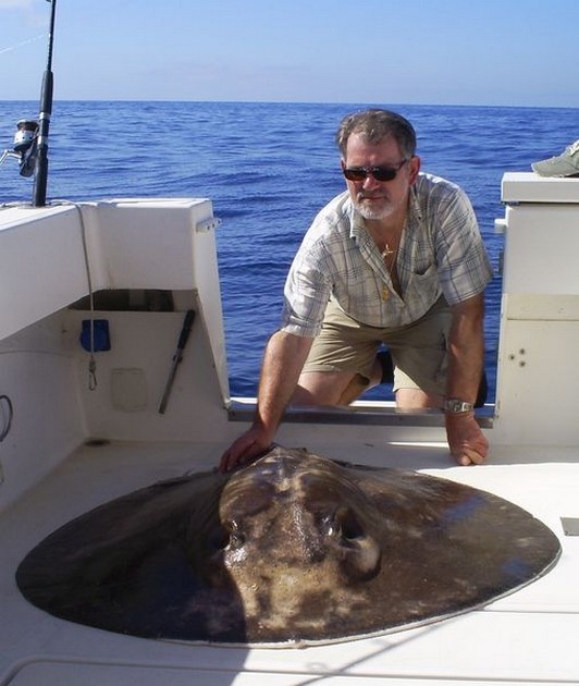 05/02 Round Stingray Cavalier & Blue Marlin Sport Fishing Gran Canaria