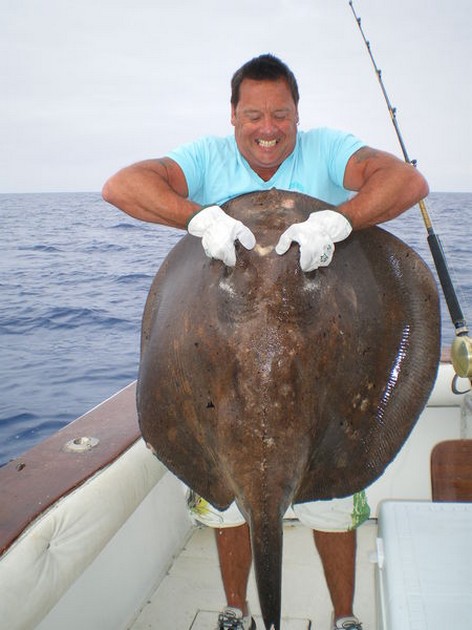 15/04 Roughtail Stingray Cavalier & Blue Marlin Sport Fishing Gran Canaria
