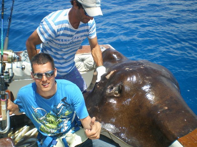 Pijlstaartrog 105 kg Cavalier & Blue Marlin Sport Fishing Gran Canaria