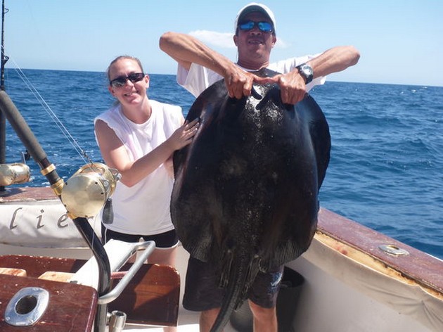 Black Stingray Cavalier & Blue Marlin Sport Fishing Gran Canaria