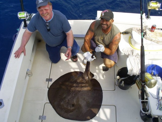 18/10 Roughtail Stingray Cavalier & Blue Marlin Sport Fishing Gran Canaria