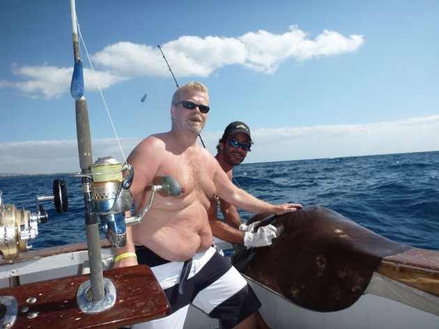 28/10 Roughtail Stingray Cavalier & Blue Marlin Sport Fishing Gran Canaria