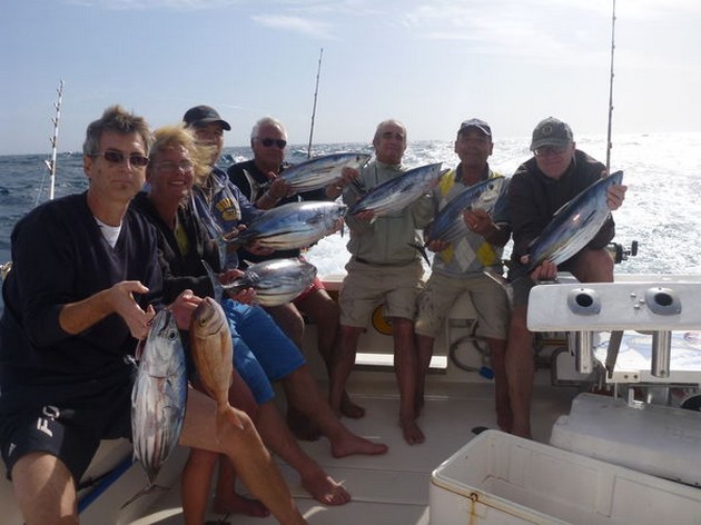 Big Skipjack Tuna och några Red Snappers Cavalier & Blue Marlin Sport Fishing Gran Canaria