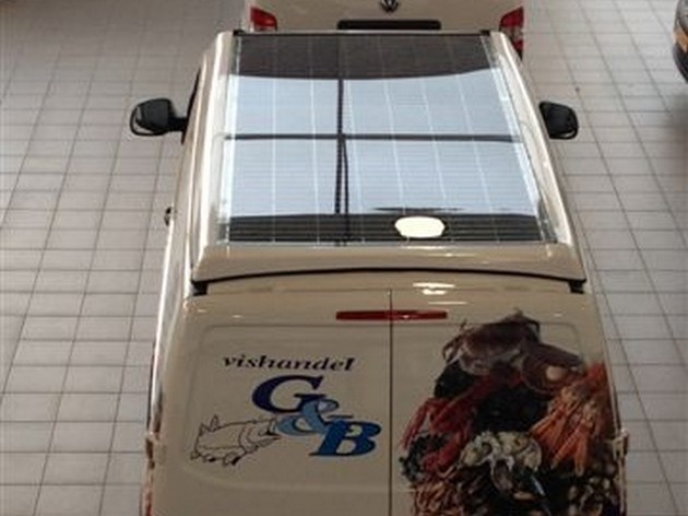 Zon koelt vis in transportauto van visgroothandel uit Yerseke Cavalier & Blue Marlin Sport Fishing Gran Canaria