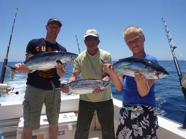 Skipjacks - Satisfied anglers on board of the boat Cavalier Cavalier & Blue Marlin Sport Fishing Gran Canaria