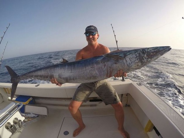 Barry Townsend vangt 25 kg Wahoo op de boot Cavalier Cavalier & Blue Marlin Sport Fishing Gran Canaria