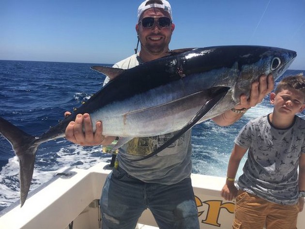 Albacores Cavalier & Blue Marlin Sport Fishing Gran Canaria