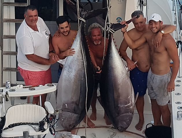 Dos atún ojo grande de 200 libras - Cavalier & Blue Marlin Sport Fishing Gran Canaria