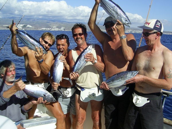 18/11 glückliche Fischer Cavalier & Blue Marlin Sportfischen Gran Canaria