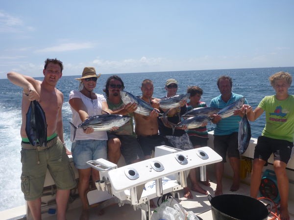 10/09 Nöjda fiskare Cavalier & Blue Marlin Sport Fishing Gran Canaria