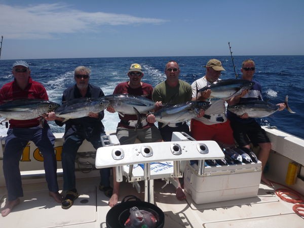 Well done !! - 6 satisfied anglers on board of the boat Cavalier Cavalier & Blue Marlin Sport Fishing Gran Canaria
