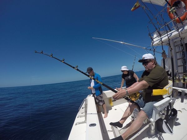 Hooked Up - Happy Anglers på båten Cavalier Cavalier & Blue Marlin Sport Fishing Gran Canaria