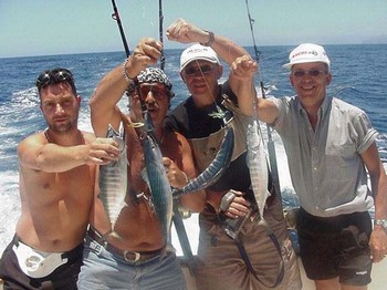 17/06 glückliche Fischer Cavalier & Blue Marlin Sportfischen Gran Canaria
