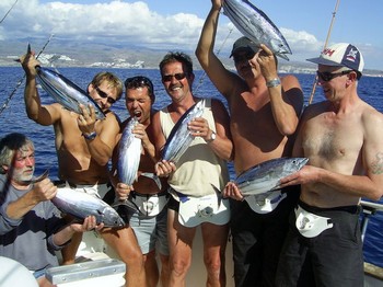 18/11 glückliche Fischer Cavalier & Blue Marlin Sport Fishing Gran Canaria