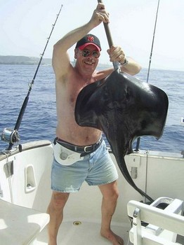 04/10 black stingray Cavalier & Blue Marlin Sport Fishing Gran Canaria