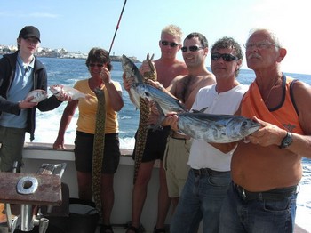 pescadores satisfechos Pesca Deportiva Cavalier & Blue Marlin Gran Canaria
