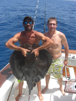 07/05 common stingray Cavalier & Blue Marlin Sport Fishing Gran Canaria