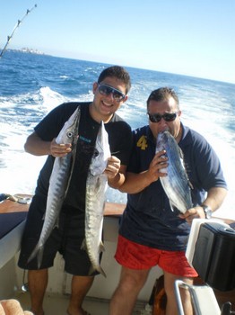 Dos amigos felices Pesca Deportiva Cavalier & Blue Marlin Gran Canaria