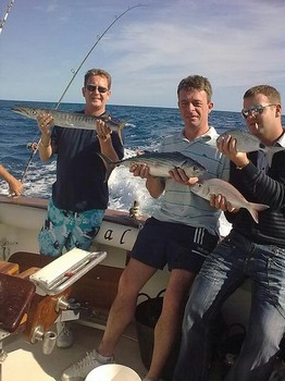 Zufriedene Fischer Cavalier & Blue Marlin Sportfischen Gran Canaria