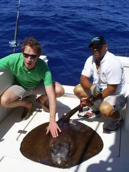 10/04 Roughtail Stingray Cavalier & Blue Marlin Sport Fishing Gran Canaria