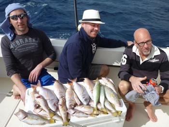 Pescadores satisfechos Cavalier & Blue Marlin Sport Fishing Gran Canaria
