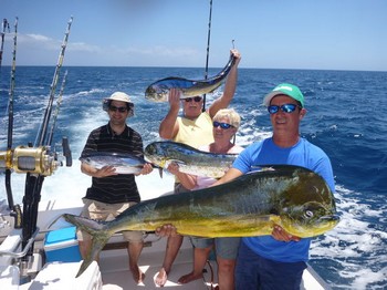 Bien hecho - Pescadores satisfechos en el barco Cavalier Cavalier & Blue Marlin Sport Fishing Gran Canaria