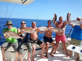 Bra gjort - Lyckliga fiskare på båten Cavalier Cavalier & Blue Marlin Sport Fishing Gran Canaria