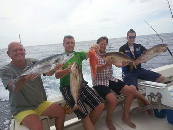 Pescadores satisfechos - Felices juntos Cavalier & Blue Marlin Sport Fishing Gran Canaria