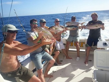 Pescadores satisfechos - Pescadores satisfechos a bordo del Cavalier Pesca Deportiva Cavalier & Blue Marlin Gran Canaria