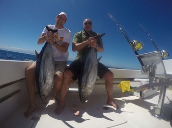 2 Albacores capturados por Fredrik y Per Hedberg de Suecia Pesca Deportiva Cavalier & Blue Marlin Gran Canaria