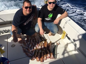 Zufriedene Angler - Zufriedene Fischer auf dem Boot Cavalier Cavalier & Blue Marlin Sport Fishing Gran Canaria