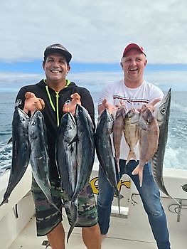 Leuke vangst, jongens Cavalier & Blue Marlin Sport Fishing Gran Canaria