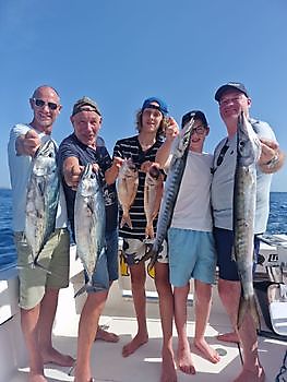 Goed gedaan mannen, mooie vangst Cavalier & Blue Marlin Sport Fishing Gran Canaria