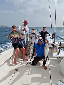 Gefeliciteerd, mooie vangst jongens Cavalier & Blue Marlin Sport Fishing Gran Canaria
