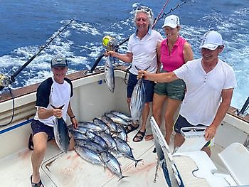 Gelukkige vissers Cavalier & Blue Marlin Sport Fishing Gran Canaria